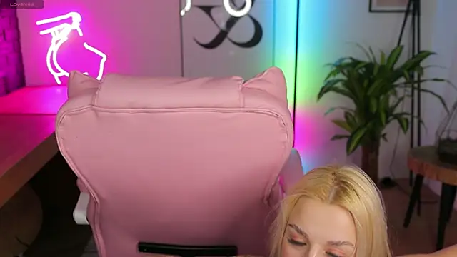 Crystal Barbie online show from 03/05/25, 01:52