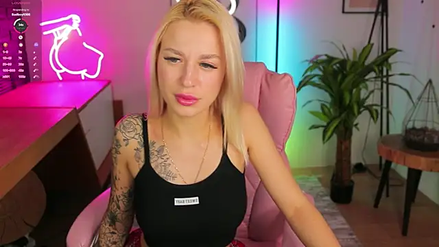 Crystal Barbie online show from 03/09/25, 05:55