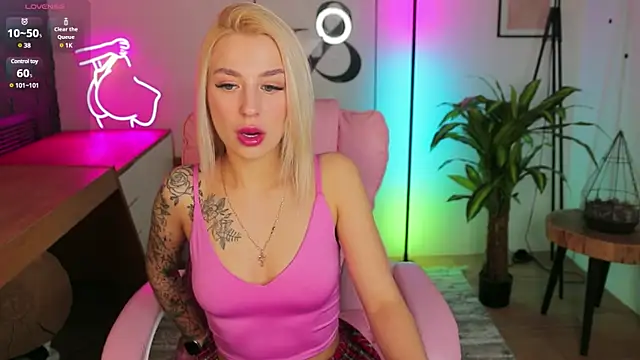 Crystal Barbie online show from 03/18/25, 07:42