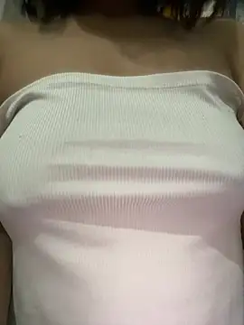 Snapshot of Sofia_xx2 chatting on 12/12/24, 01:43 Sofia xx2 online show from 12/12/24, 01:43