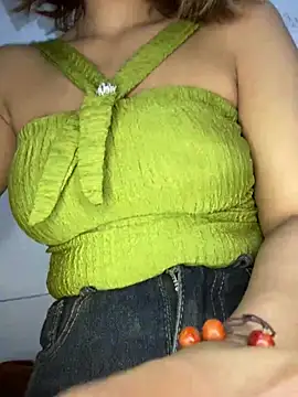 Snapshot of Sofia_xx2 chatting on 01/17/25, 09:06 Sofia xx2 online show from 01/17/25, 09:06