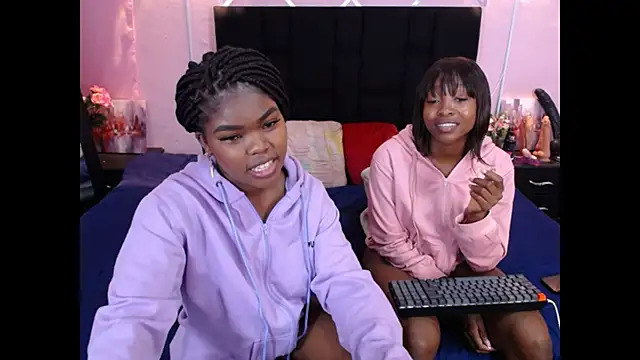 AdelynYasmin online show from 09/30/25, 03:28