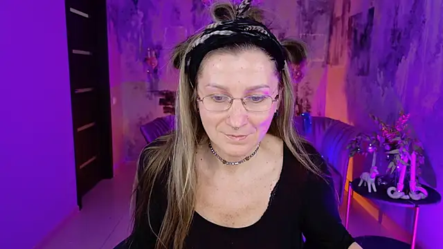 FridaTander online show from 01/01/25, 03:14