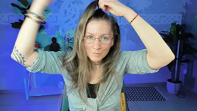 FridaTander online show from 03/02/25, 01:49