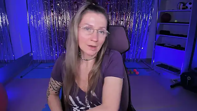 FridaTander online show from 03/22/25, 05:09