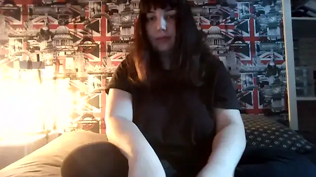 Lynylou online show from 09/16/25, 12:06