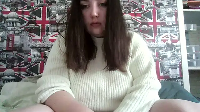 Lynylou online show from 10/15/25, 09:42