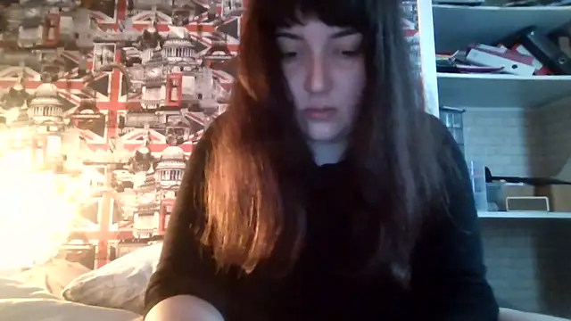 Lynylou online show from 10/22/25, 12:27