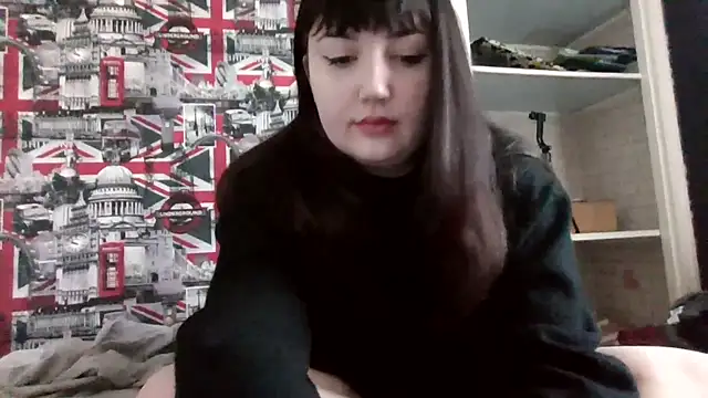 Lynylou online show from 12/04/25, 12:03