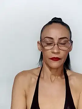 Snapshot of BarbaraMature chatting on 12/29/24, 05:01 BarbaraMature online show from 12/29/24, 05:01