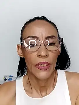 Snapshot of BarbaraMature chatting on 01/04/25, 05:37 BarbaraMature online show from 01/04/25, 05:37