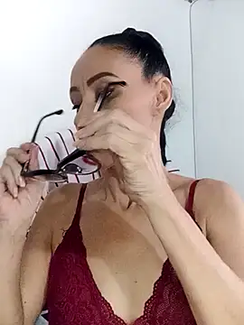 Snapshot of BarbaraMature chatting on 11/12/25, 05:35 BarbaraMature online show from 11/12/25, 05:35