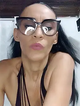 Snapshot of BarbaraMature chatting on 11/13/25, 07:24 BarbaraMature online show from 11/13/25, 07:24