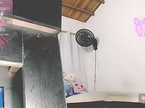 tifany19  online show from 09/16/25, 12:44