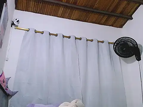 Snapshot of tifany19_ chatting on 11/21/25, 01:26 tifany19 online show from 11/21/25, 01:26