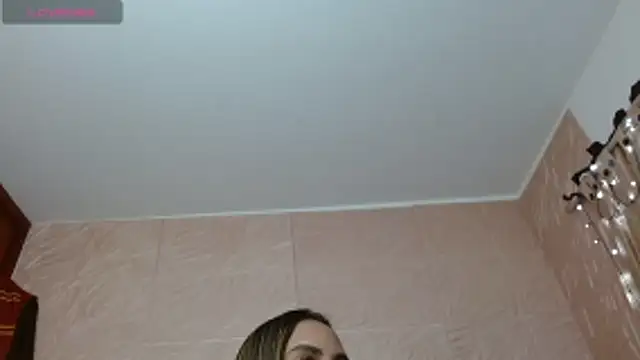 kendallsweet7 online show from 10/28/25, 07:38