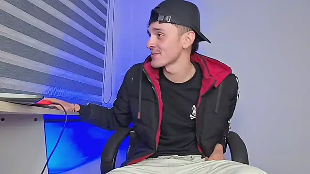 Snapshot of bastia_noooo chatting on 12/18/25, 02:50 bastia noooo online show from 12/18/25, 02:50