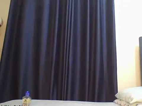 Snapshot of Ebony_butt chatting on 10/27/25, 08:35 Ebony butt online show from 10/27/25, 08:35