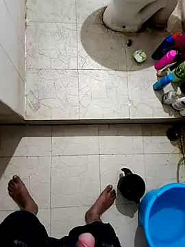 ayushdas7482 online show from 11/08/25, 09:35