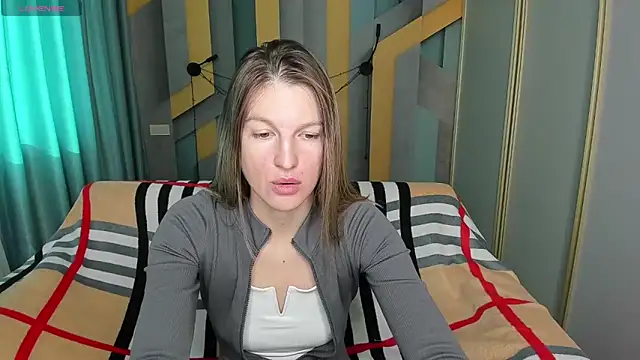 EmilyWalkeri online show from 10/10/25, 07:07