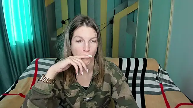 EmilyWalkeri online show from 10/29/25, 07:43