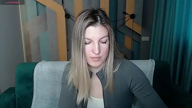 EmilyWalkeri online show from 02/05/26, 07:46
