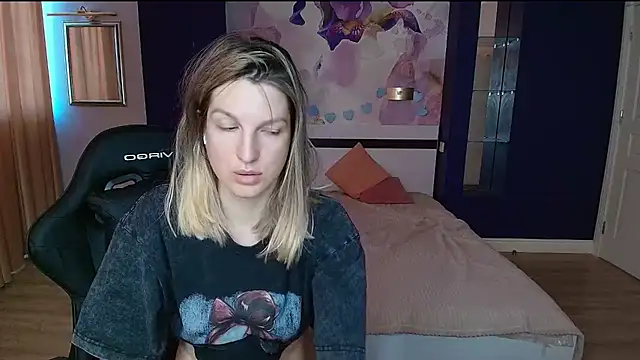 EmilyWalkeri online show from 06/28/26, 07:58