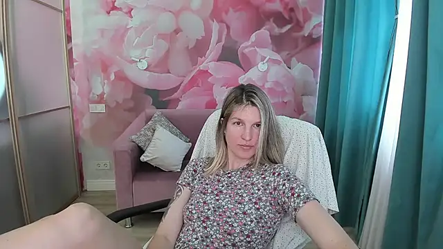 EmilyWalkeri online show from 07/03/26, 07:37