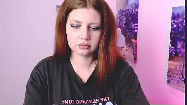 Snapshot of Lizzy_Love chatting on 12/03/25, 12:58 Lizzy Love online show from 12/03/25, 12:58