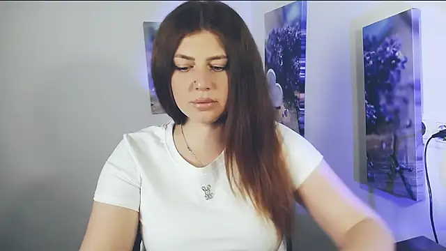 Snapshot of Lizzy_Love chatting on 06/06/26, 08:30 Lizzy Love online show from 06/06/26, 08:30