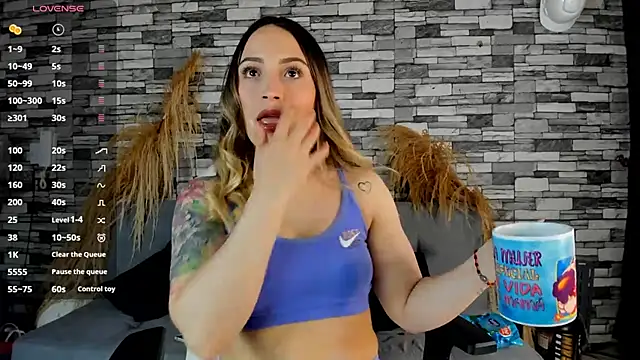 Snapshot of cindy_love2 chatting on 10/06/25, 04:04 cindy love2 online show from 10/06/25, 04:04