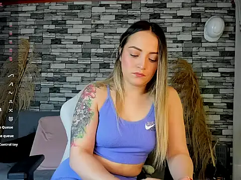 Snapshot of cindy_love2 chatting on 10/08/25, 02:58 cindy love2 online show from 10/08/25, 02:58