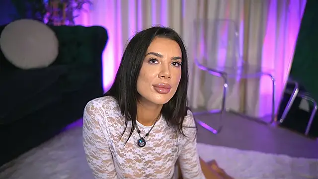 FoxieJullia online show from 10/30/25, 05:20