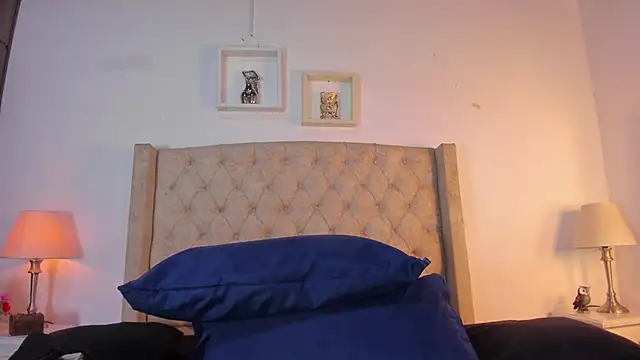 Snapshot of allisson_m chatting on 11/11/25, 12:05 allisson m online show from 11/11/25, 12:05