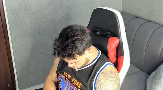 Ricardogo19 online show from 12/18/24, 03:37