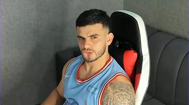 Ricardogo19 online show from 12/22/24, 06:04