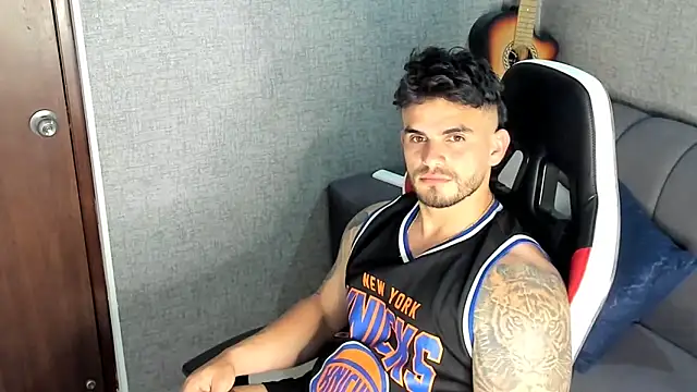 Ricardogo19 online show from 10/18/25, 10:54