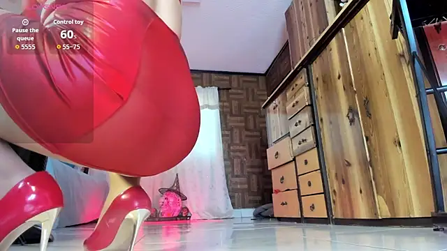 Snapshot of Cristina_Vanegas631 chatting on 10/31/25, 09:38 Cristina Vanegas631 online show from 10/31/25, 09:38