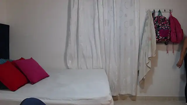 karlaton1977 online show from 10/19/25, 03:23