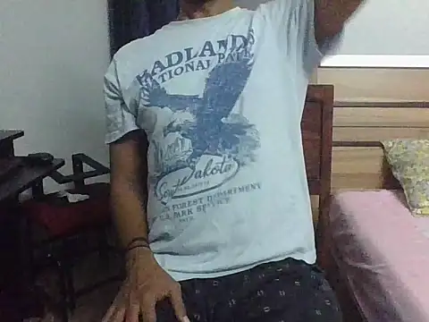 Snapshot of IndianEurope chatting on 09/11/25, 04:18 IndianEurope online show from 09/11/25, 04:18