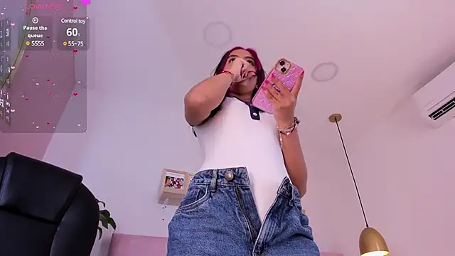 emily bank online show from 01/05/25, 05:51