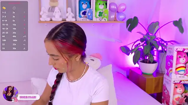 Snapshot of emily_bank chatting on 12/01/25, 07:52 emily bank online show from 12/01/25, 07:52