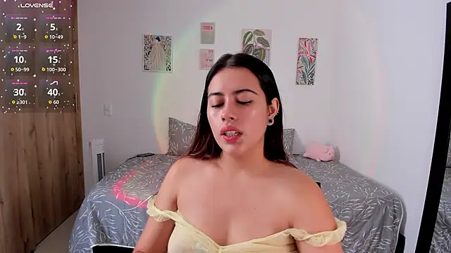 Snapshot of Agatha_Vixen chatting on 11/16/25, 02:55 Agatha Vixen online show from 11/16/25, 02:55