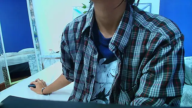 yourcuteneighbourr online show from 12/28/24, 03:04