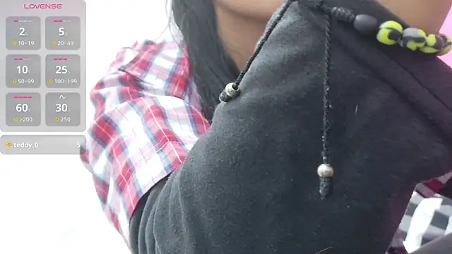 yourcuteneighbourr online show from 11/06/25, 02:45