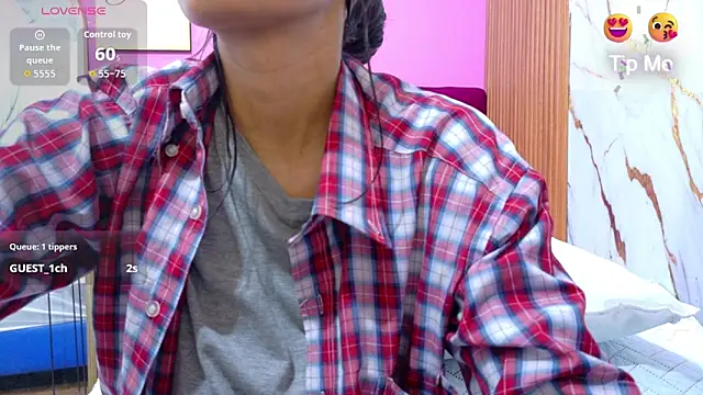 Snapshot of yourcuteneighbourr chatting on 04/03/26, 03:04 yourcuteneighbourr online show from 04/03/26, 03:04