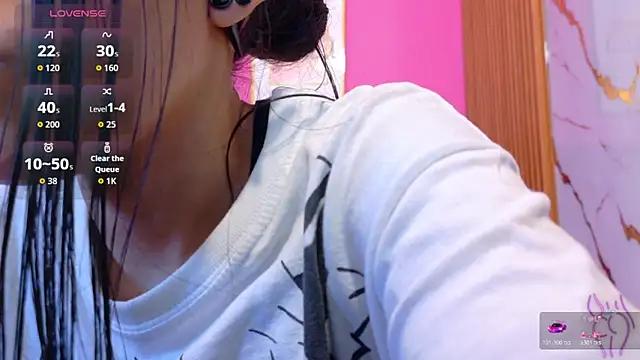 Snapshot of yourcuteneighbourr chatting on 04/11/26, 07:45 yourcuteneighbourr online show from 04/11/26, 07:45