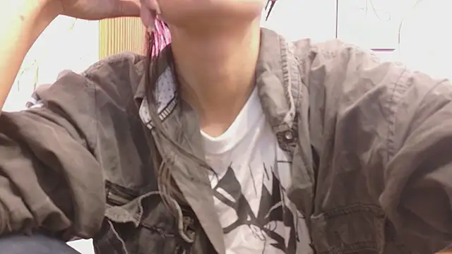 Snapshot of yourcuteneighbourr chatting on 05/07/26, 03:01 yourcuteneighbourr online show from 05/07/26, 03:01