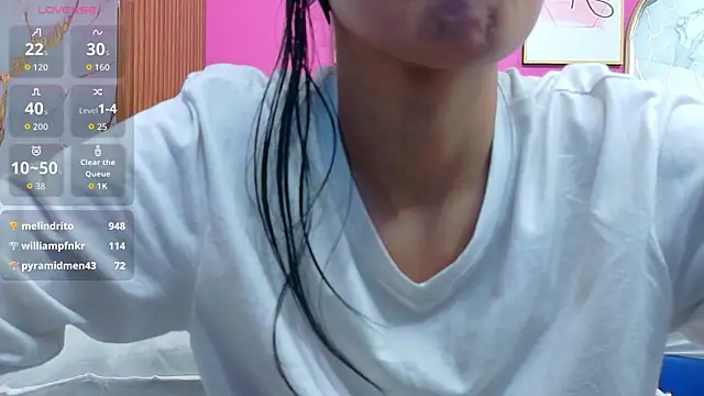 Snapshot of yourcuteneighbourr chatting on 05/22/26, 03:02 yourcuteneighbourr online show from 05/22/26, 03:02