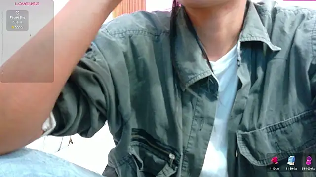 Snapshot of yourcuteneighbourr chatting on 05/26/26, 03:35 yourcuteneighbourr online show from 05/26/26, 03:35